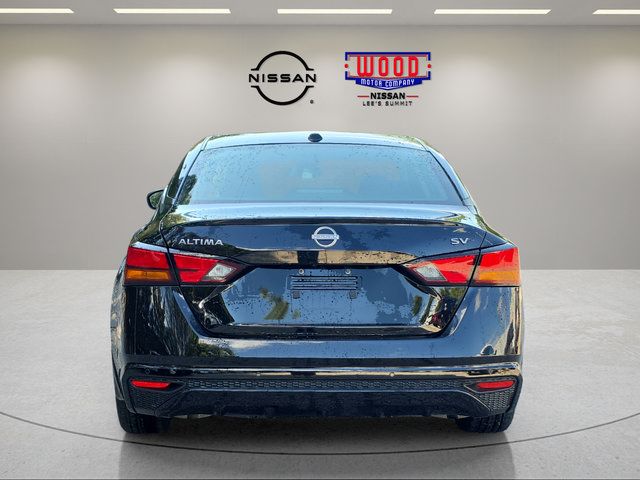 Used 2024 Nissan Altima 2.5 SV FWD image 3