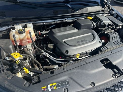 Used 2022 Chrysler Pacifica Limited image 22