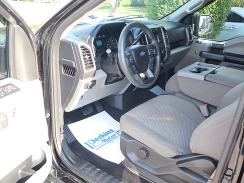 Used 2017 Ford F150 XLT AWD/4WD image 3