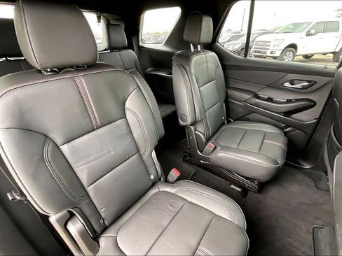 Used 2023 Chevrolet Traverse RS FWD image 22