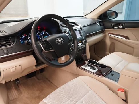 Used 2012 Toyota Camry XLE FWD image 7