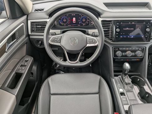 Certified 2023 Volkswagen Atlas SE w/ Panoramic Sunroof Package FWD image 14