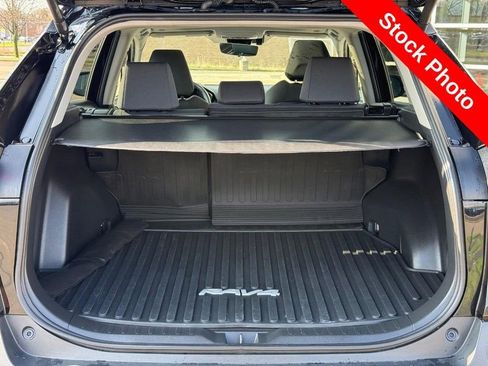 Used 2025 Toyota RAV4 XLE w/ Convenience Package image 9