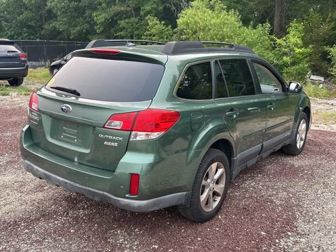 Used 2014 Subaru Outback 2.5i Limited w/ Moonroof Package AWD/4WD image 8