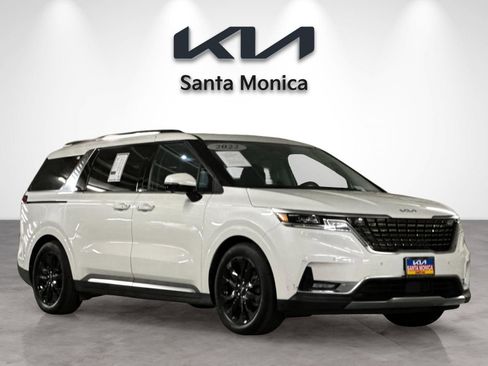 Certified 2022 Kia Carnival SX Prestige image 9