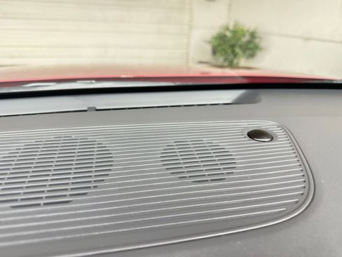 Used 2025 Hyundai Kona SEL image 18