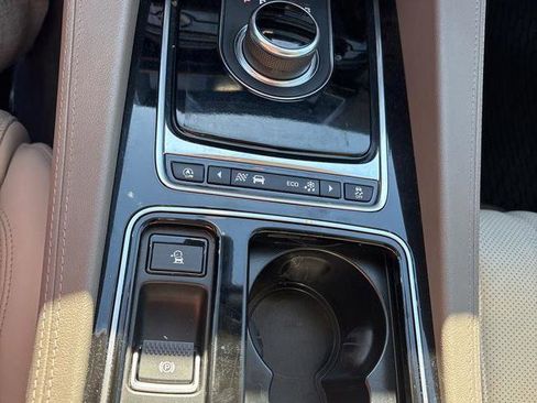 Used 2020 Jaguar F-PACE Portfolio image 17