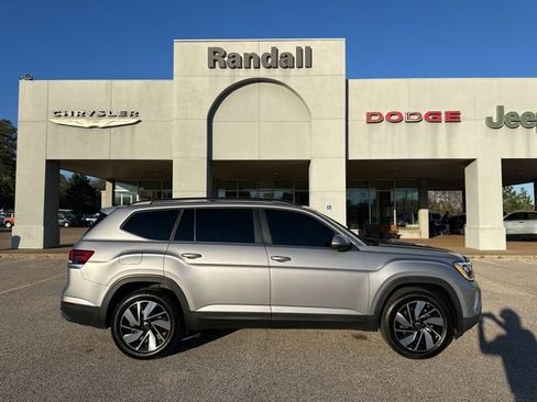 Used 2024 Volkswagen Atlas SE image 8