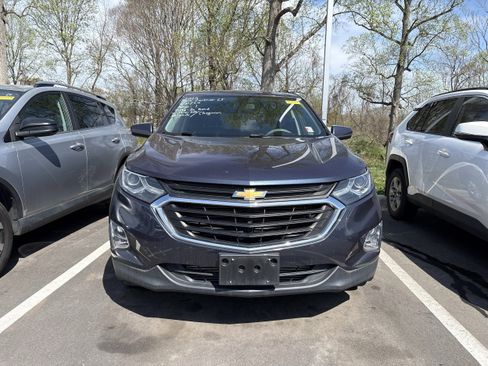 Used 2019 Chevrolet Equinox LT image 2