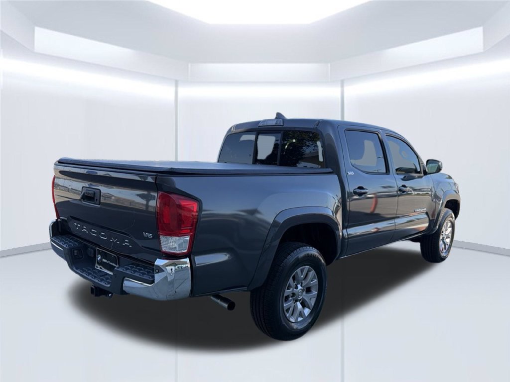 Used 2017 Toyota Tacoma SR5 w/ Tow Package RWD image 7