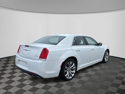 Used 2019 Chrysler 300 Touring w/ Quick Order Package 2EF image 7