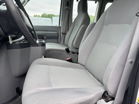 Used 2012 Ford E-350 and Econoline 350 XLT RWD image 9