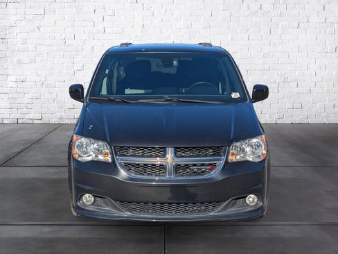 Used 2019 Dodge Grand Caravan SXT image 5