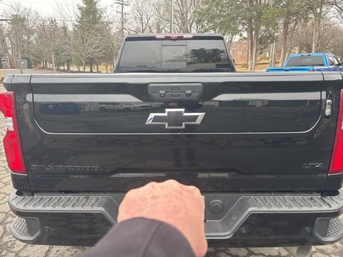 Certified 2022 Chevrolet Silverado 3500 LTZ w/ LTZ Plus Package image 2
