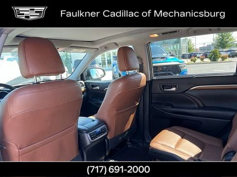 Used 2019 Toyota Highlander Limited Platinum AWD/4WD image 18