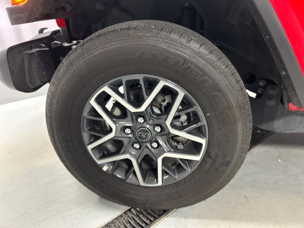 Used 2026 Jeep Wrangler Unlimited Sahara AWD/4WD image 9