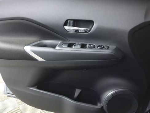 Used 2022 Nissan Kicks SV w/ Interior Electronics Package image 17