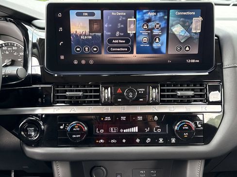 New 2026 Nissan Pathfinder SV w/ SV Premium Package FWD image 4