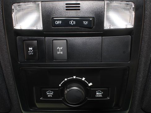 Used 2019 Toyota Tacoma TRD Off-Road AWD/4WD image 10