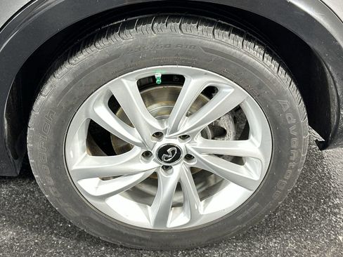 Used 2018 INFINITI QX30 image 14