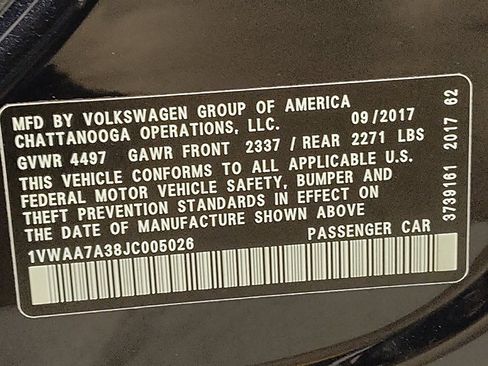 Used 2018 Volkswagen Passat 2.0T R-Line FWD image 33