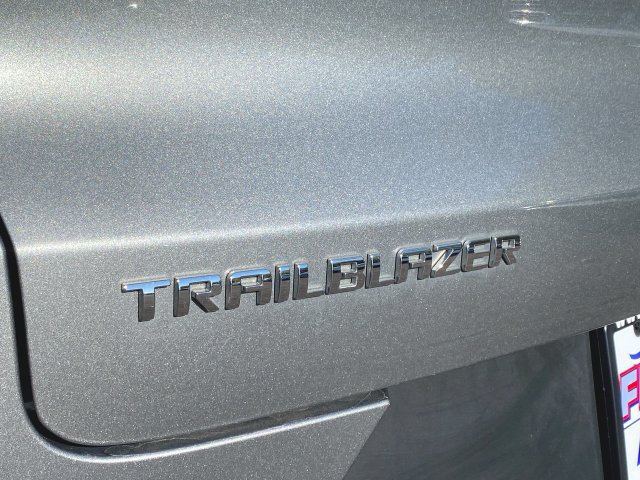 Used 2024 Chevrolet TrailBlazer LT w/ LT Cold Weather Package FWD image 28