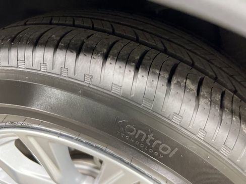 Used 2025 Honda CR-V EX-L image 41