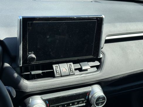 Used 2023 Toyota RAV4 XLE Premium image 11