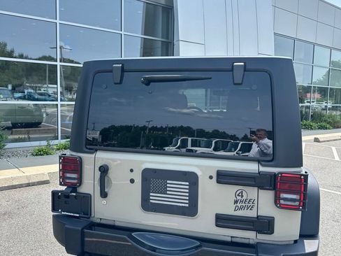 Used 2017 Jeep Wrangler Unlimited Sport AWD/4WD image 6
