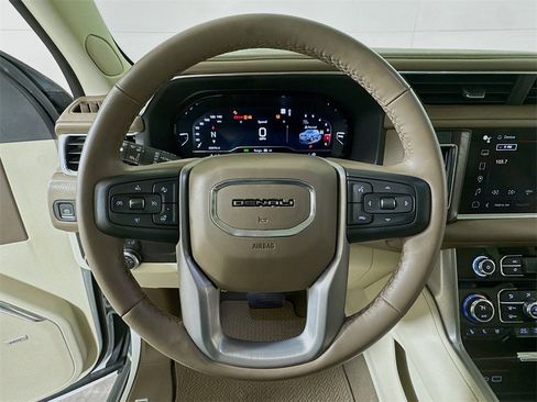 Certified 2023 GMC Yukon Denali image 9