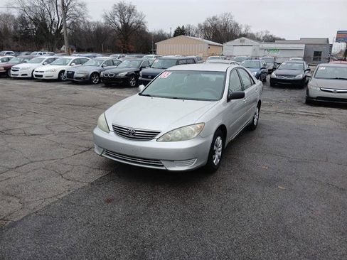 Used 2005 Toyota Camry LE image 1
