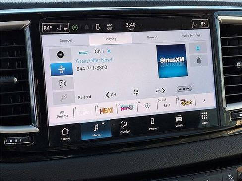 Used 2024 Chrysler Pacifica Touring-L image 13