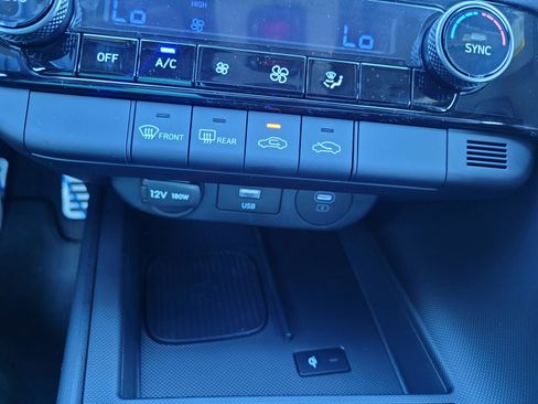 New 2025 Hyundai Elantra SEL image 18