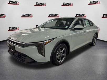 New 2025 Kia K4 LXS