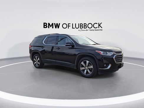 Used 2019 Chevrolet Traverse LT w/ LT Premium Package FWD image 2