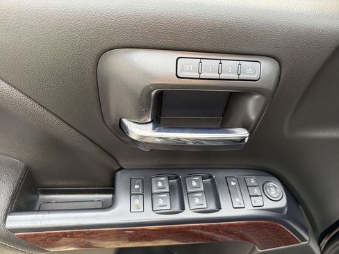 Used 2018 GMC Sierra 1500 SLT AWD/4WD image 16