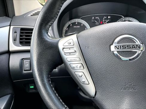 Used 2015 Nissan Sentra SV FWD image 24