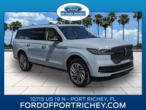 Used 2025 Lincoln Navigator L Reserve image 1