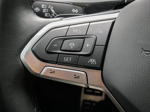 Used 2025 Volkswagen Atlas SEL Premium R-Line AWD/4WD image 19
