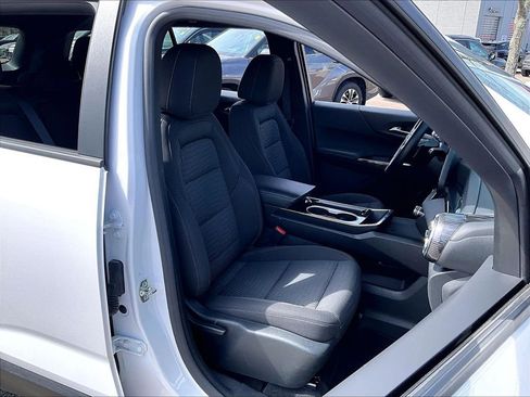 Used 2025 Chevrolet Equinox LT AWD/4WD image 11