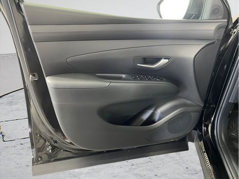 Used 2025 Hyundai Santa Cruz SE AWD/4WD image 9