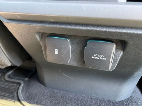 Used 2023 Ford F150 Lariat w/ Equipment Group 502A High image 44