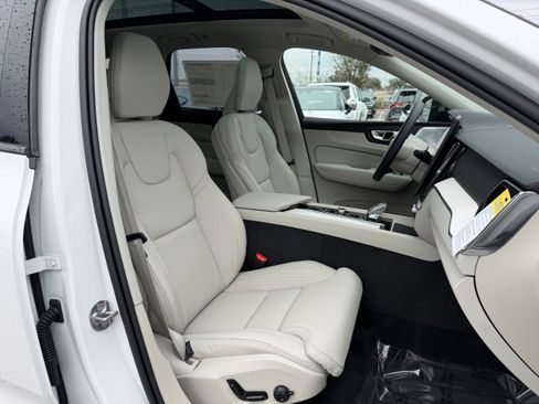 New 2026 Volvo XC60 B5 Ultra w/ Climate Package image 8