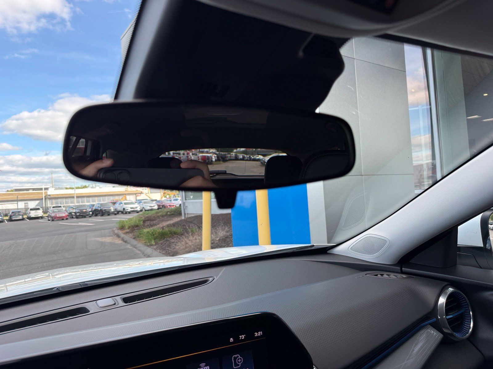 Used 2025 Chevrolet Trax LT FWD image 31