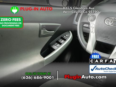 Used 2012 Toyota Prius Three w/ Solar Roof Pkg FWD image 12