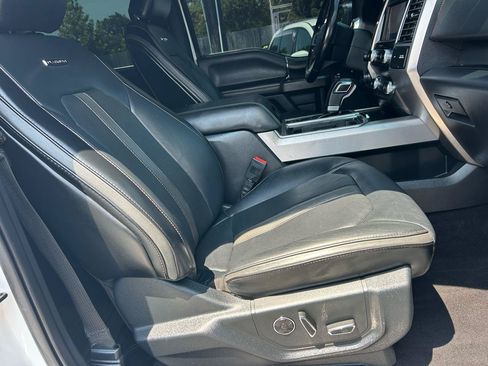 Used 2019 Ford F150 Platinum w/ Equipment Group 701A Luxury AWD/4WD image 9