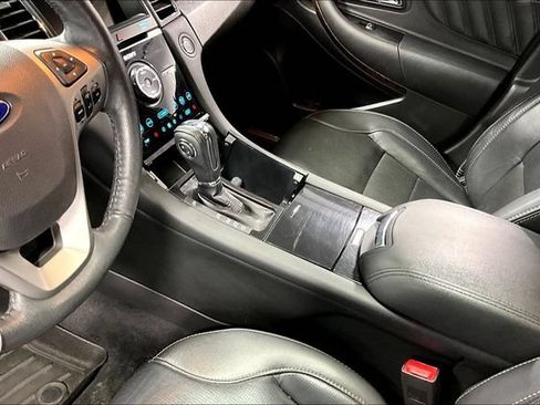 Used 2019 Ford Taurus Limited AWD/4WD image 18