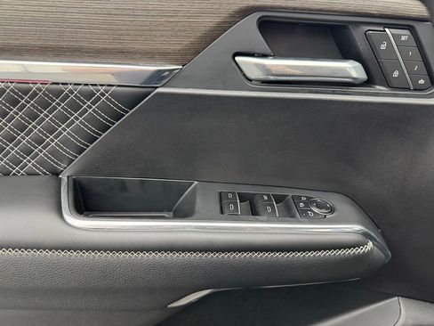 Used 2025 GMC Acadia Denali w/ LPO, Floor Liner Package AWD/4WD image 19