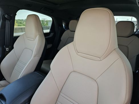 Certified 2026 Porsche Cayenne Coupe AWD/4WD image 6