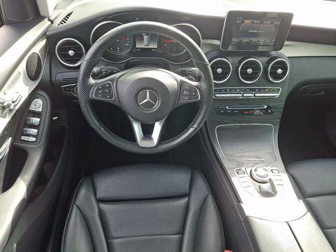 Used 2019 Mercedes-Benz GLC 300 4MATIC image 11